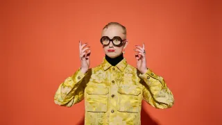 Jamie Windust Breaks Barriers: Non-Binary Creator Redefines Digital Culture in 2025